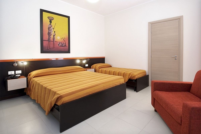 Bedroom 3, Miramare Hotel, Lecce