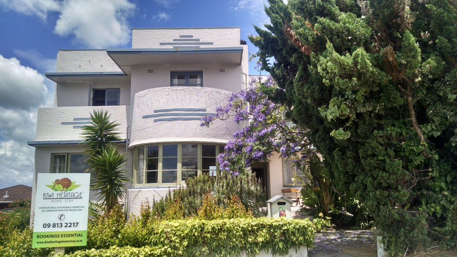 Exterior & Views 2, Kiwi Heritage Homestay, Waitakere