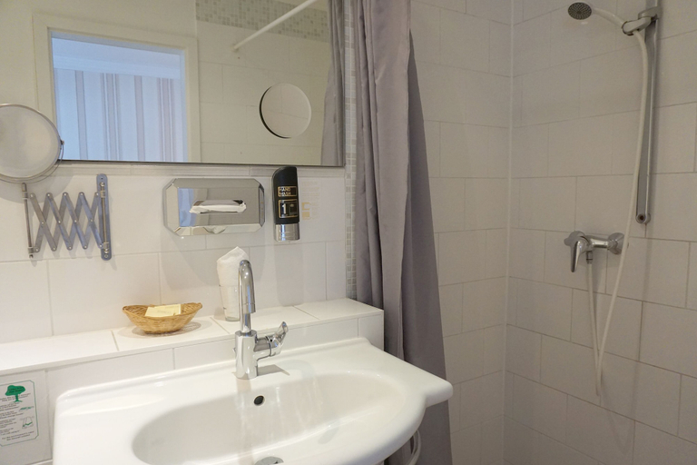 Bathroom 5, Hotel am Schloss Biebrich, Wiesbaden