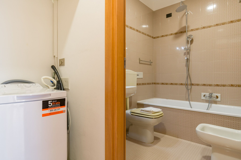 Bathroom 5, Casa Mya, Verona