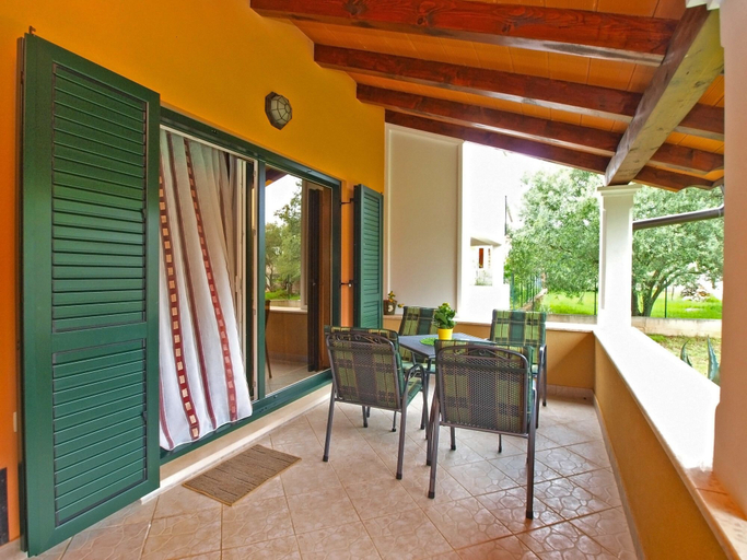 Others 4, House 1330, Poreč