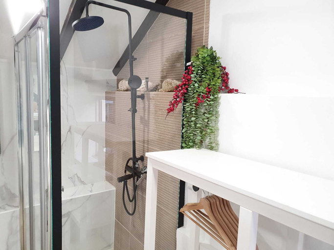 Bathroom 4, Vila Maria by Host-Point, Almada