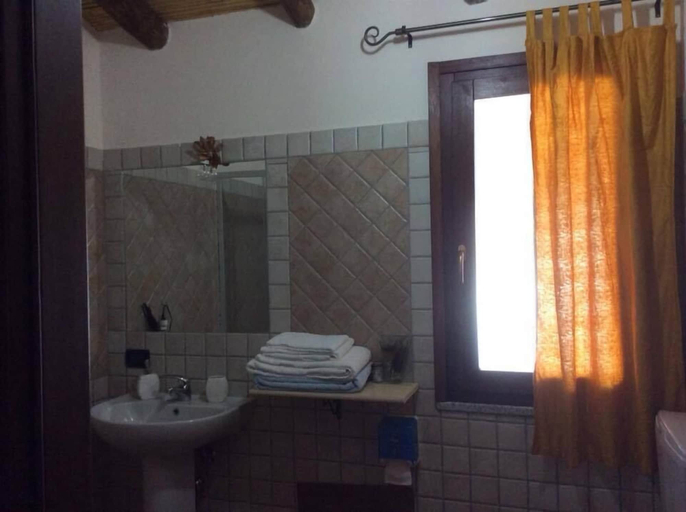 Bathroom 3, Tenuta Don Ballore, Nuoro
