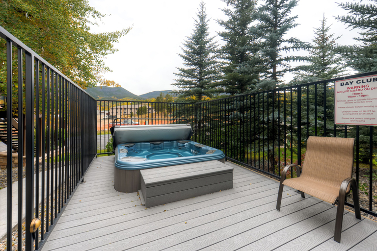 Sport & Beauty, Bay Club Town Homes by CRMR, Summit