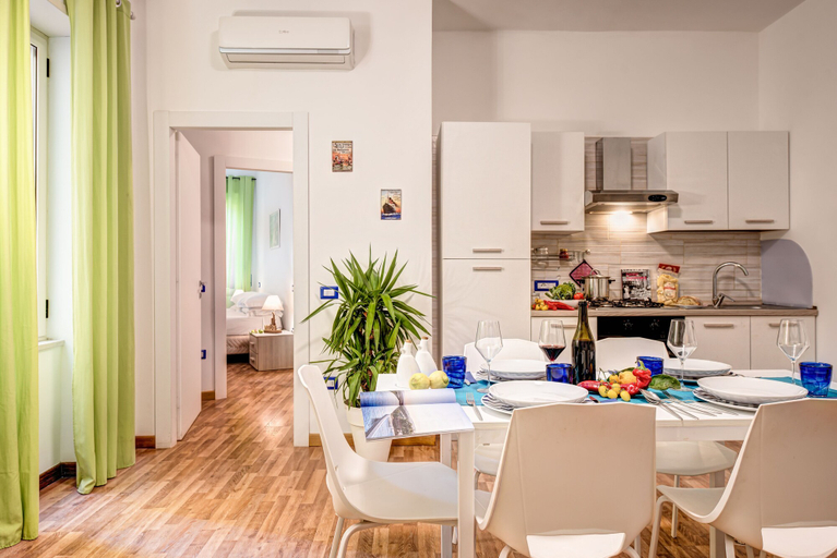 Others 5, Living Times Apartment, Napoli