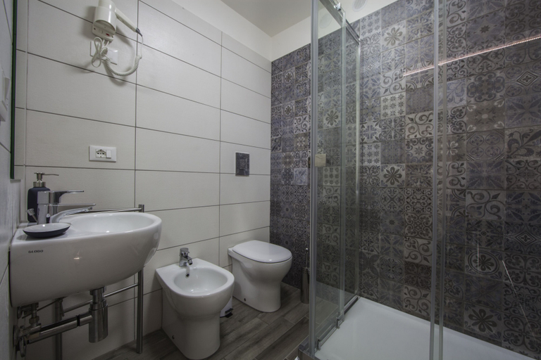 Bathroom 5, Un Attimo a Roma B&B, Roma