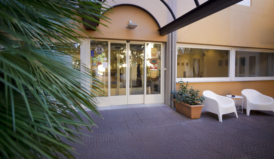 Exterior & Views 2, Hotel Mistral 2, Oristano