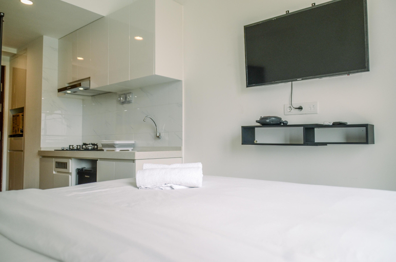 Bedroom 5, Comfortable Studio With Pool View At Sky House Bsd Apartment, South Tangerang