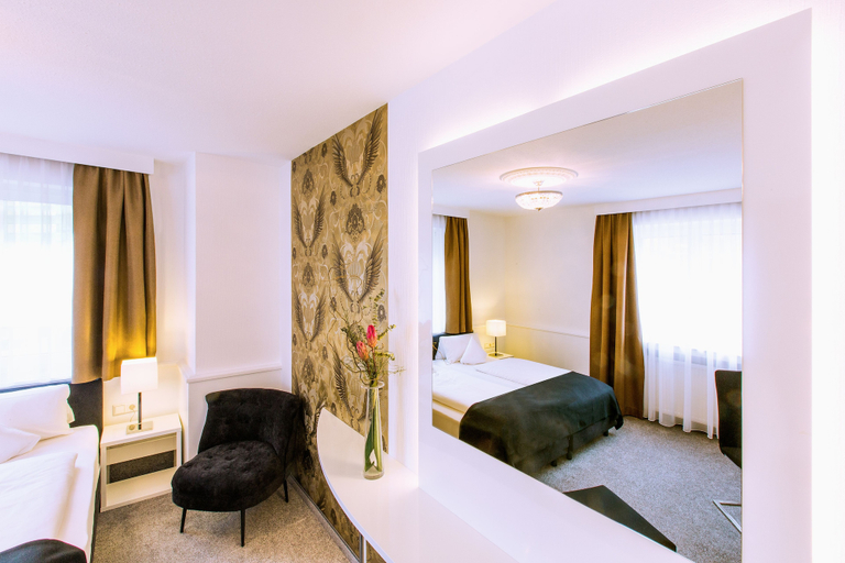 Bedroom 5, Hotel Hellers Twenty Four 2, Bodenseekreis