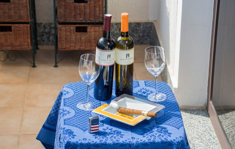 Food & Drinks, Spacious 3bdr Sea View Apartment Next to the Beach, Poreč