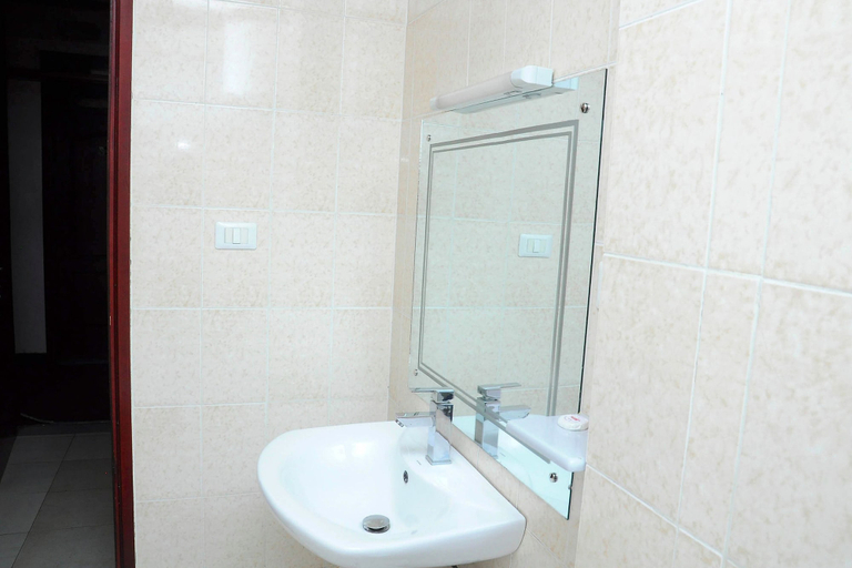 Bathroom 4, Samara Hotel, Addis Abeba