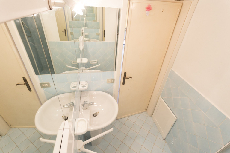 Bathroom 3, Residenza Arnica, Olbia-Tempio