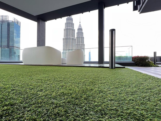 Exterior & Views 21