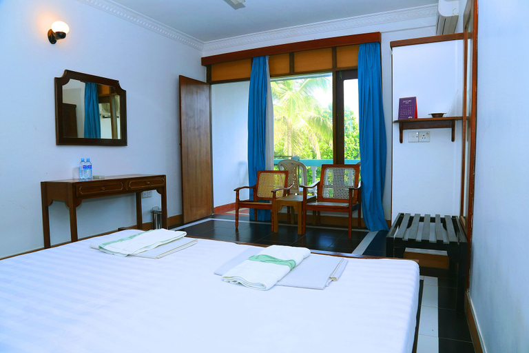 Bedroom 4, Topaz Beach Hotel, Negombo