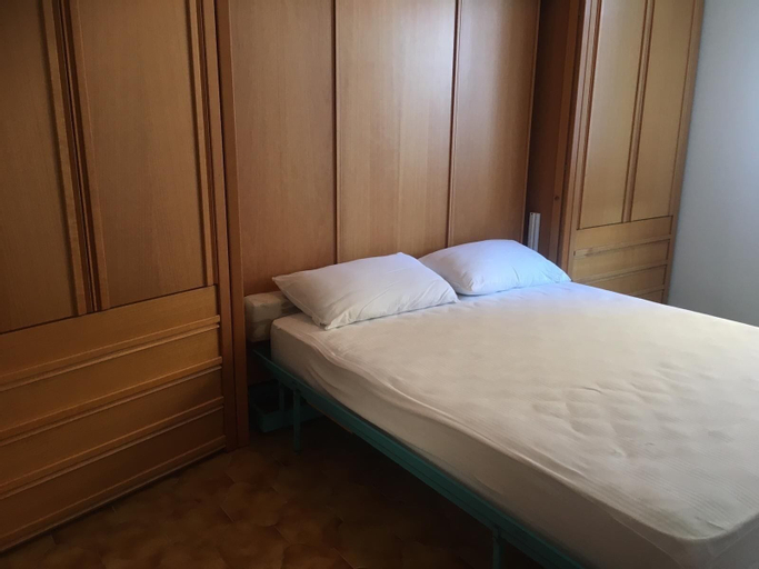 Bedroom 4, Pitosforo, Genova