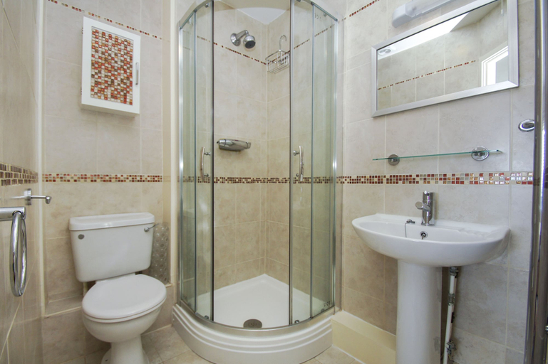 Bathroom 4, Britannia Harbour View Parking by Brighton Holiday Lets, Brighton and Hove