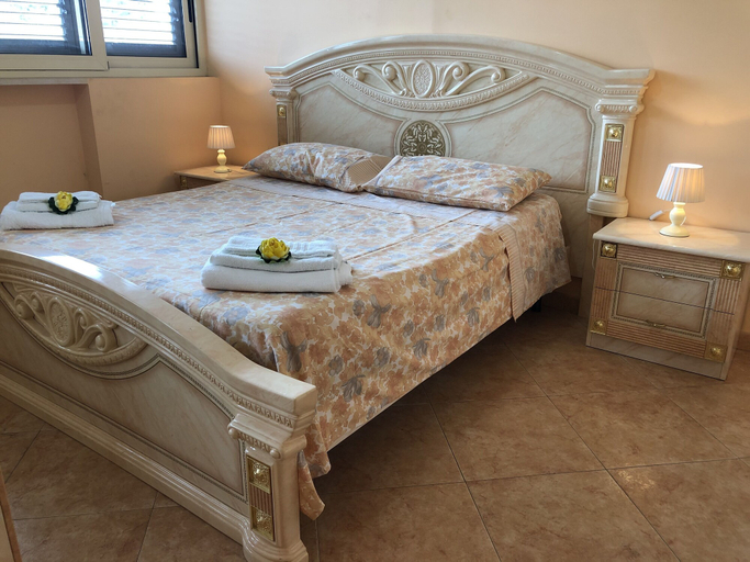 Room 5, Villletta Machiavelli, Lecce