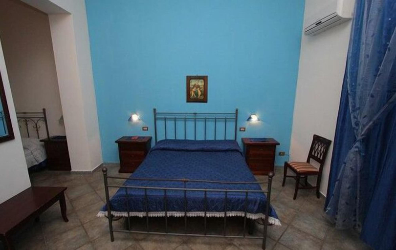 Bedroom 4, Hotel Concordia, Palermo