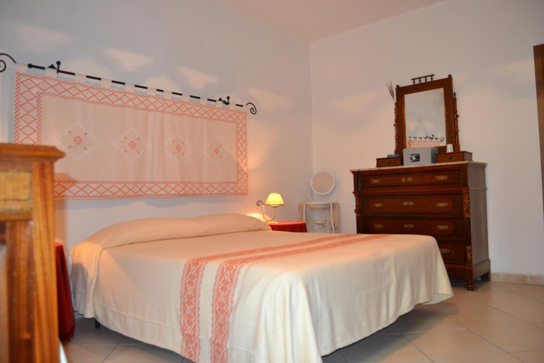 Bedroom 4, Su Cantaru, Sassari