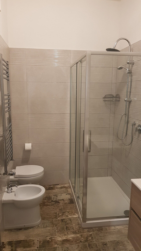 Bathroom 5, That's Amore Fiumicino, Rome