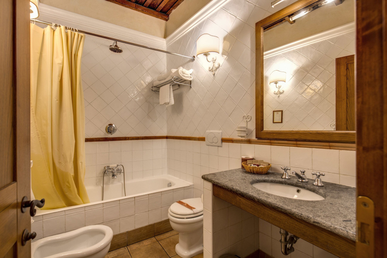 Bathroom 5, Residenza San Calisto, Roma