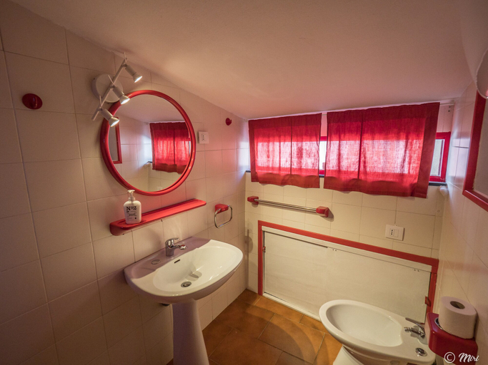 Bathroom 4, La Torretta dei Merli Studio with Unique Views, La Spezia