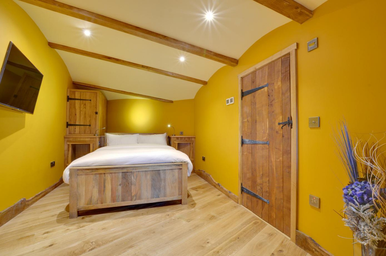 Bedroom 2, Oastbrook Estate Vineyard, East Sussex