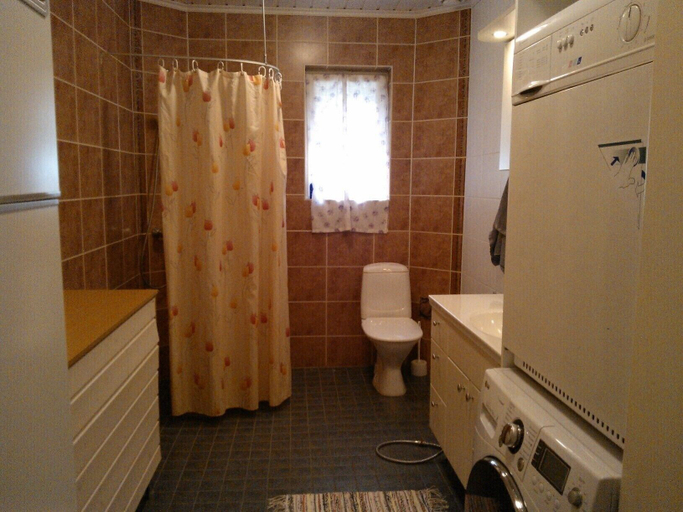 Bathroom 3, Lomakivi, Kymenlaakso