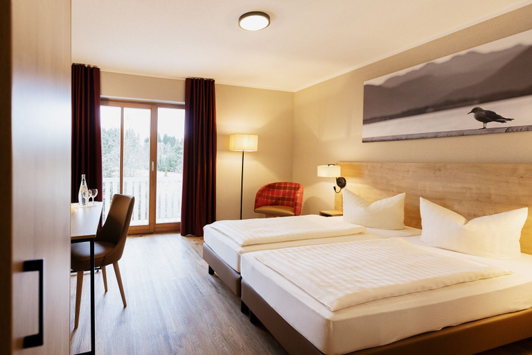 Bedroom 4, Hotel Ahornhof, Regen