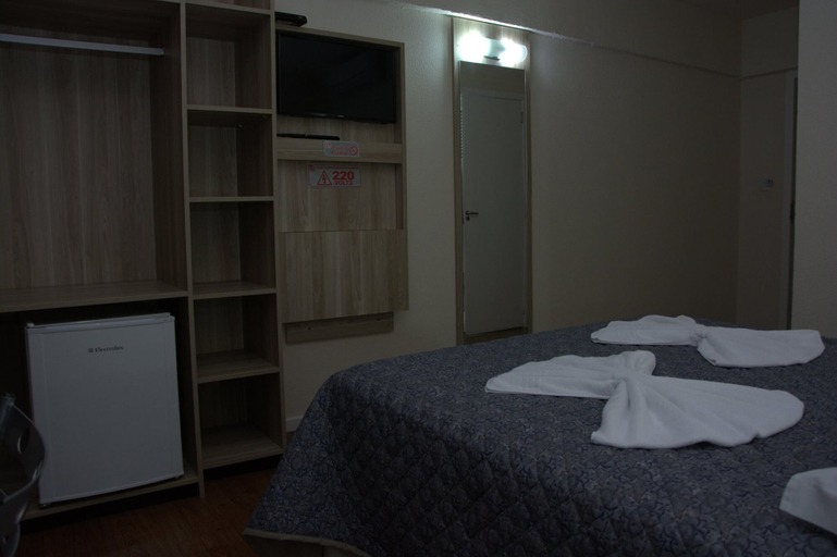 Bedroom 2, LH Plaza Hotel, Chapecó
