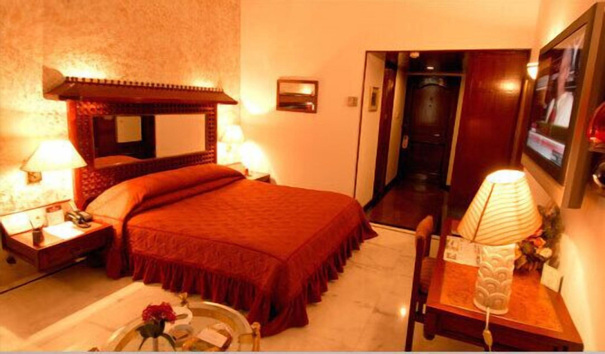 Bedroom 4, Ashok Country Resort, West