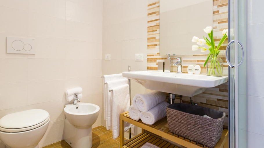 Bathroom 3, Rest Guesthouse, Rome