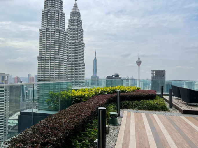 Exterior & Views 23