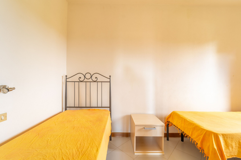 Bedroom 2, Appartamenti Le Carrube vicini al mare, Nuoro