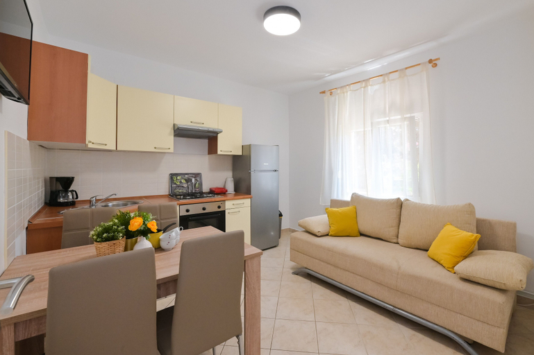Others 4, Apartments Ena, Novalja