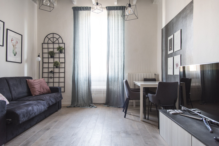 Living area 4, Stylish 1 Bedroom Flat in City Life District, Milano