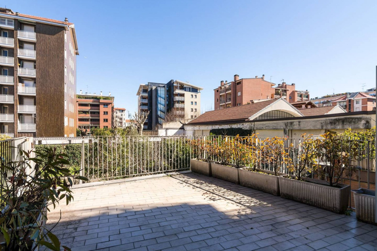 Terrace/patio 3, 4 Bedroom Villa near Metro, Milano