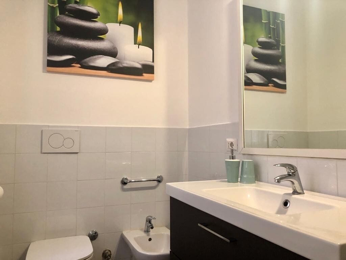 Bathroom 4, Rihanna Sweet Apartment, Rome