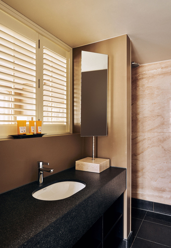 Bathroom 4, Hotel Prinsenhof, Groningen