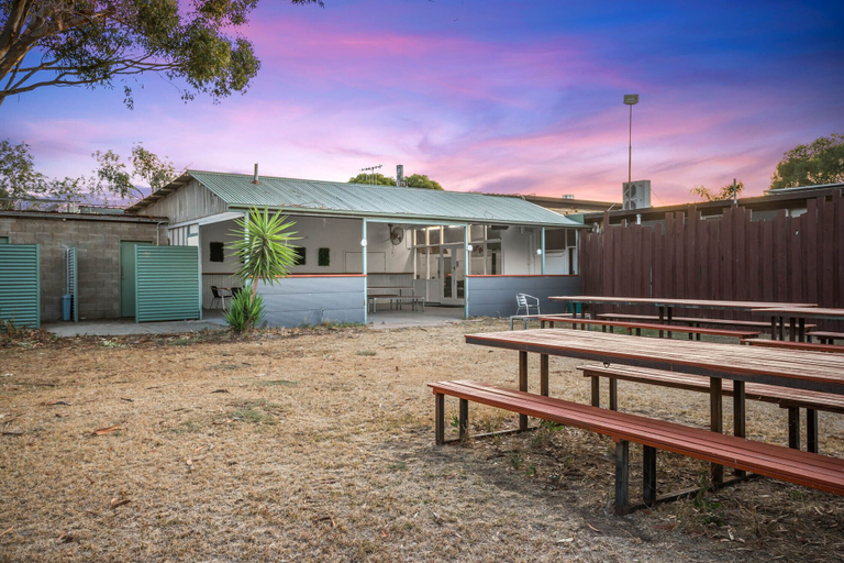 Exterior & Views 2, Torrumbarry Motel, Campaspe - Rochester
