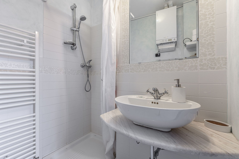 Bathroom 5, Residence Briona, Verbano-Cusio-Ossola