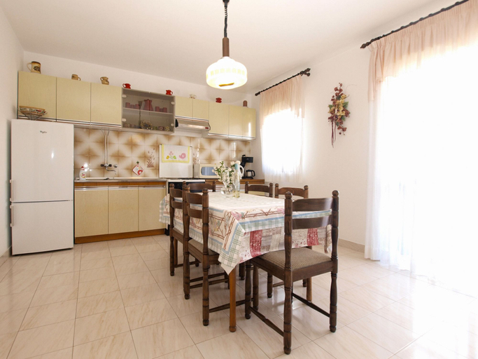 Others 4, Apartment 1644, Medulin