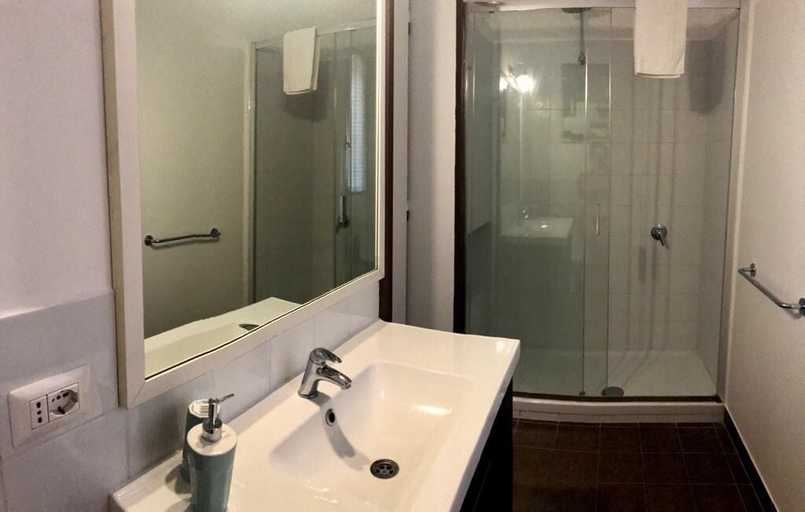 Bathroom 3, Rihanna Sweet Apartment, Rome
