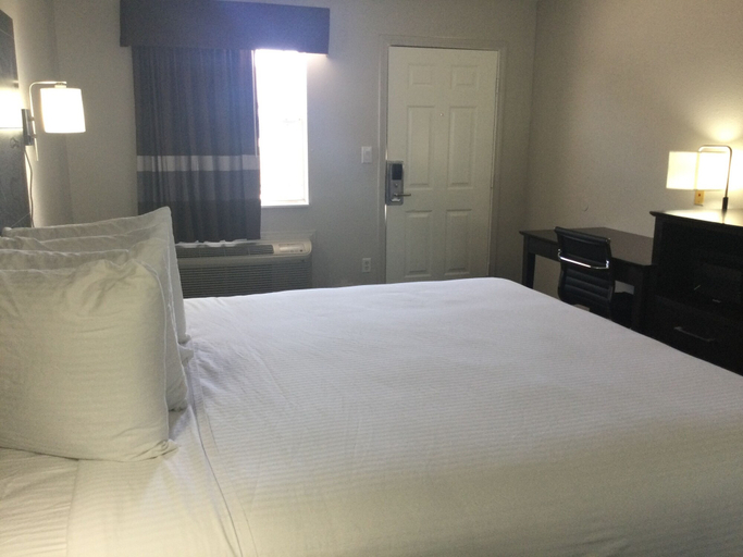 Bedroom 3, America's Best Inn, Muskogee