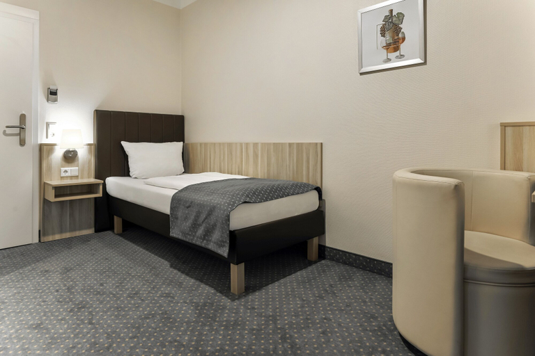 Bedroom 4, Bergmark Hotel, Vechta