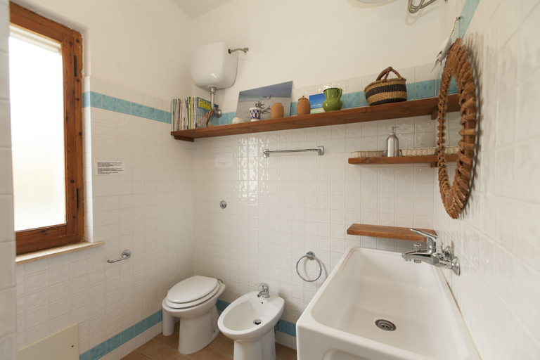 Bathroom 4, Villa Venere, Cagliari