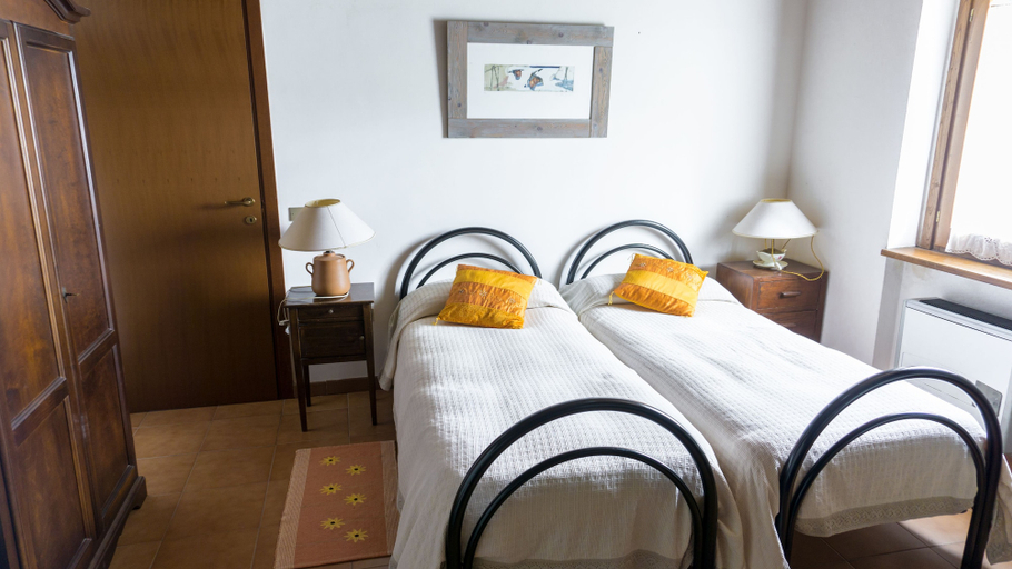 Bedroom 3, Selvicolle Country House, Macerata