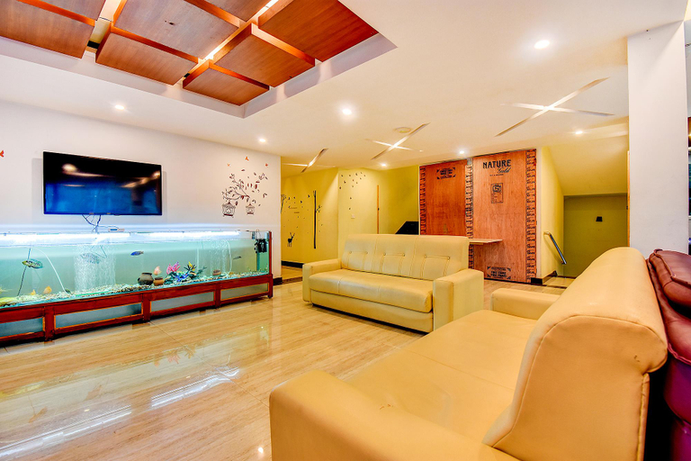 Public Area 2, FabHotel Abirami Grand Inn - Nr. Bryant Park, Dindigul