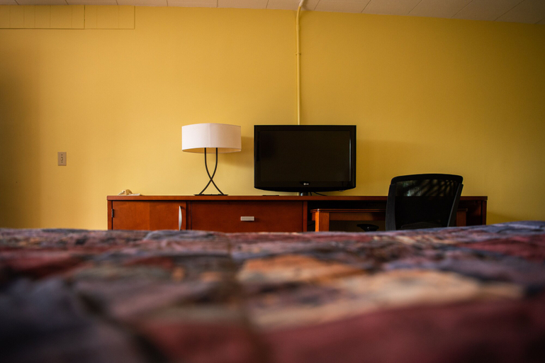 Others 5, Advance Inn, Niagara