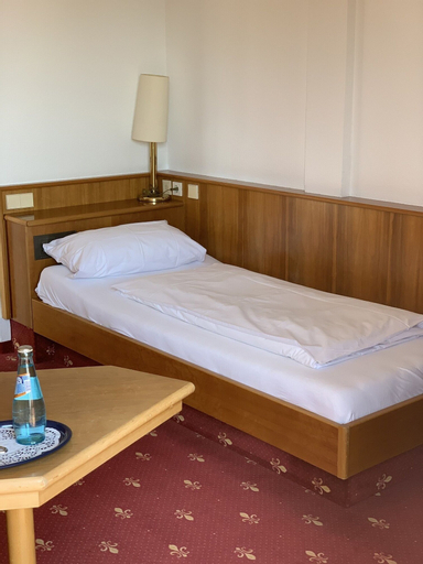 Bedroom 5, Hotel Erlenbacherhof, Hochtaunuskreis